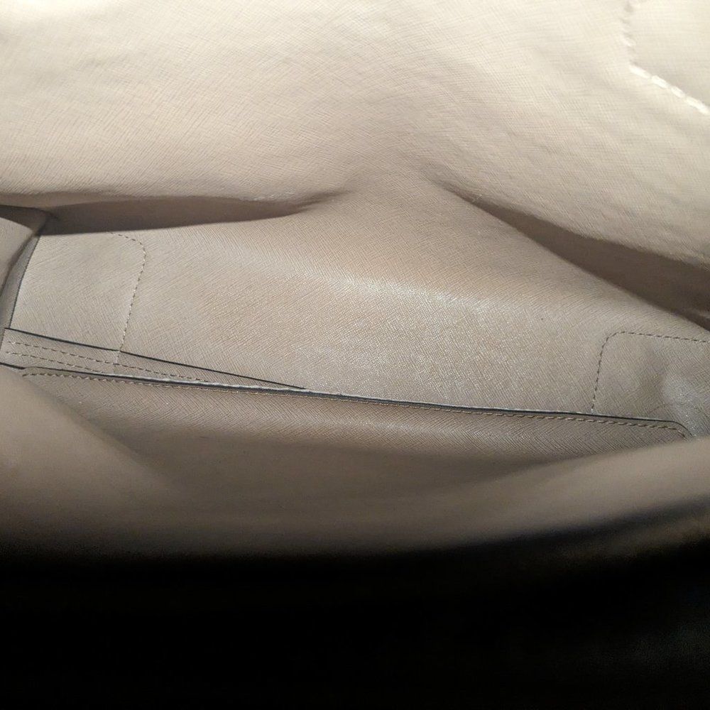Michael Kors Shoulder Bag - Picture 9 of 11